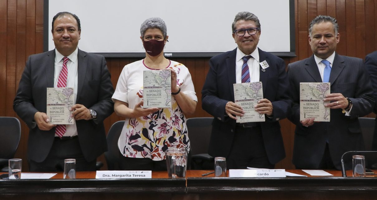 Presenta libro en Querétaro el líder senatorial Ricardo Monreal