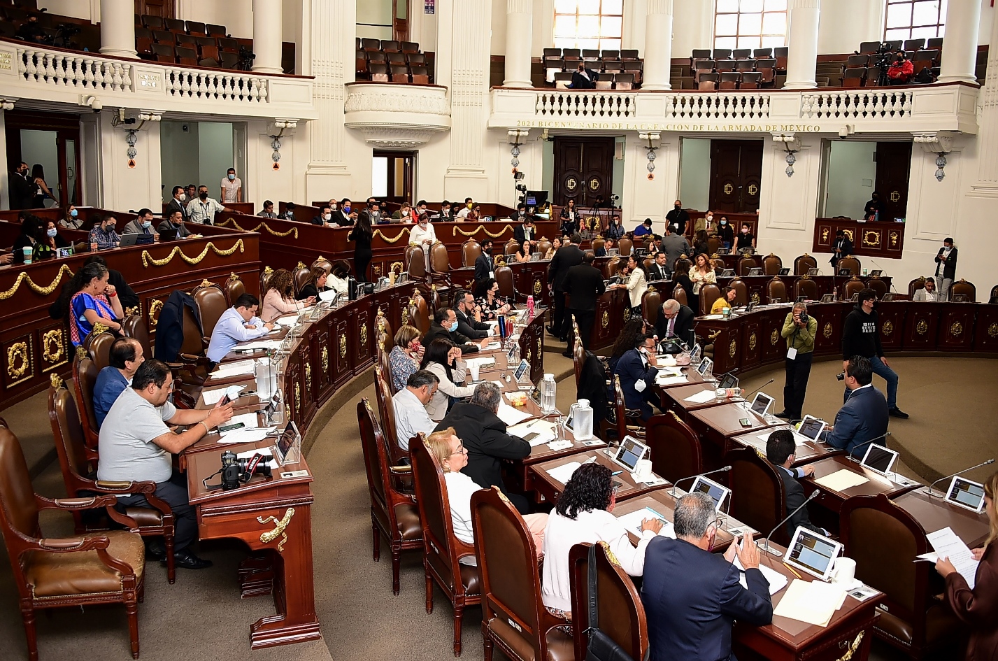 Diputados de MORENA revientan la sesión en el Congreso CDMX
