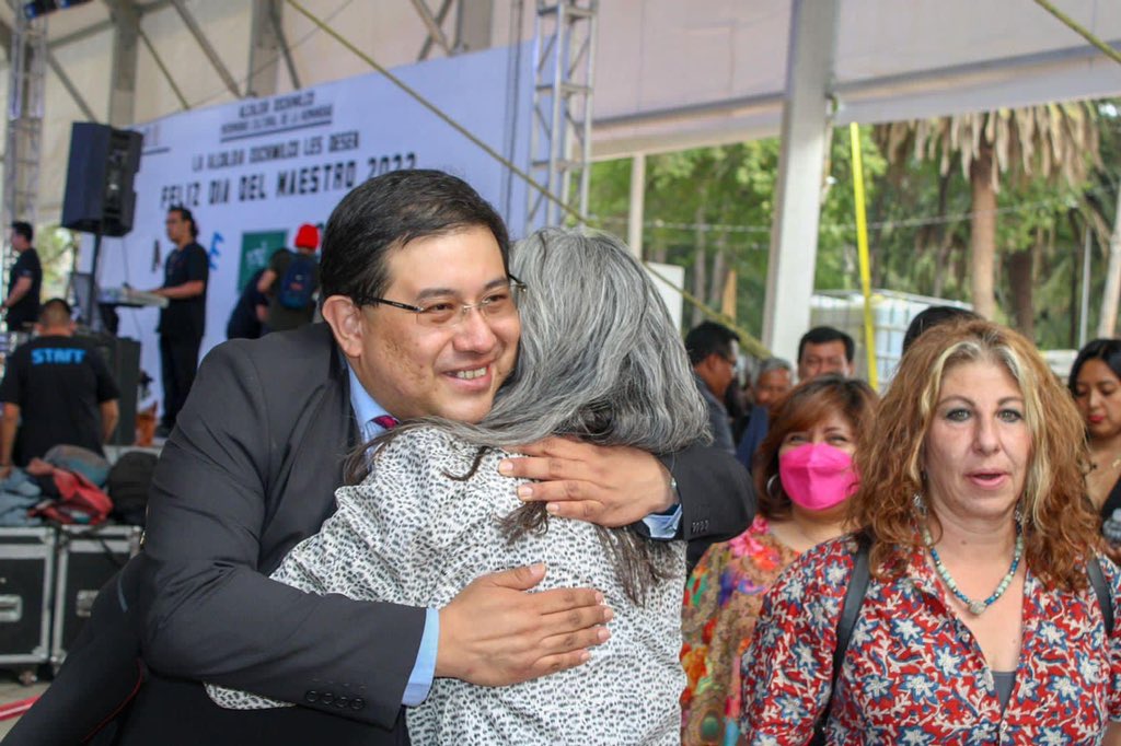José Carlos Acosta celebra a maestros en su día