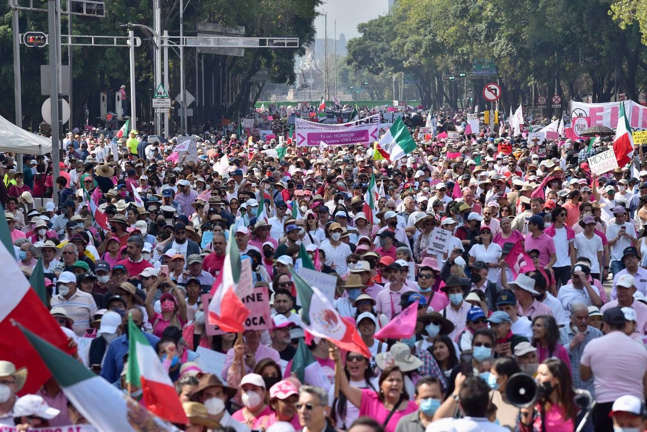 ¡Los Ojos de la Capital!