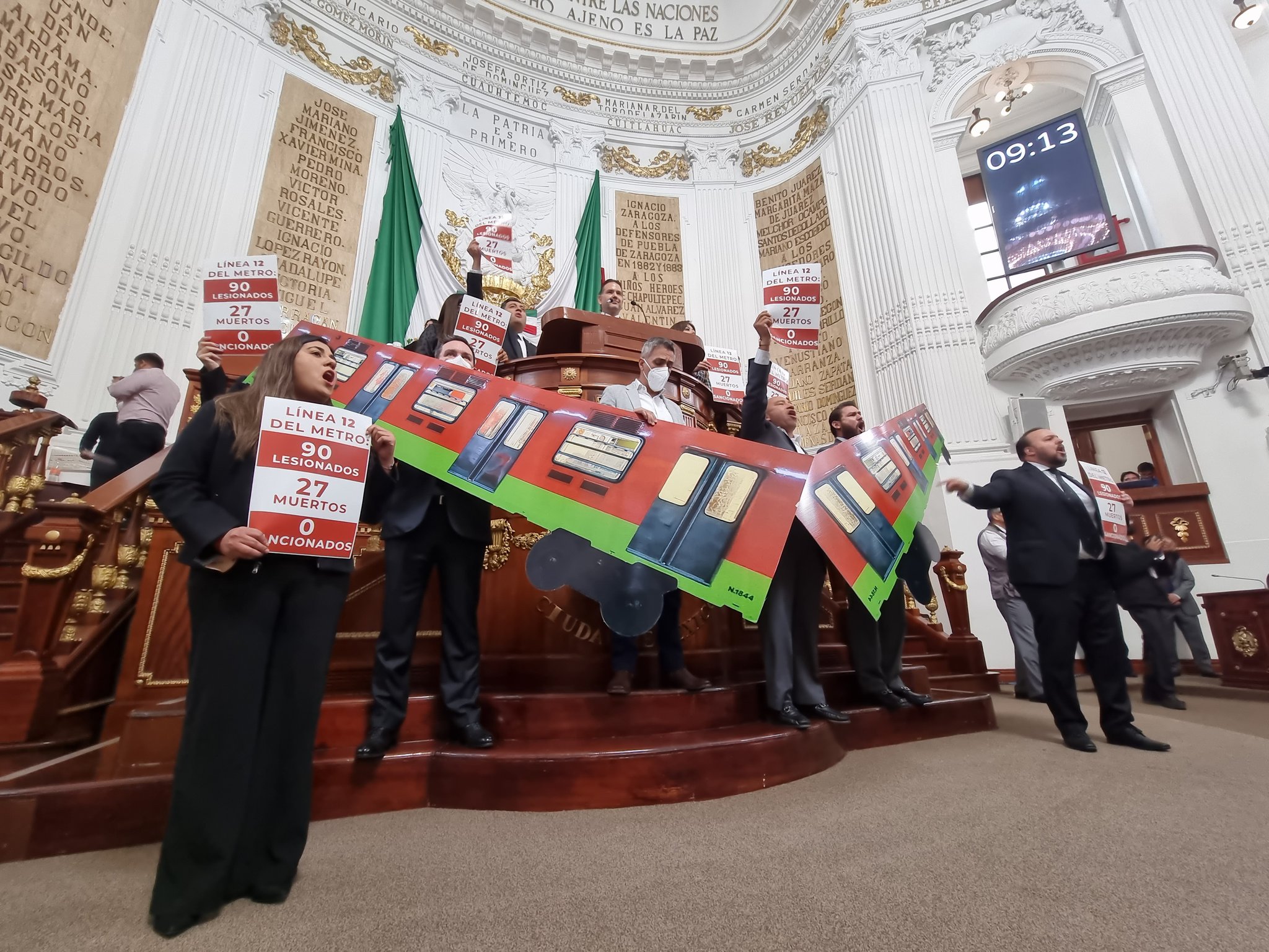 Tragedia L12 desata debate en el Congreso CDMX