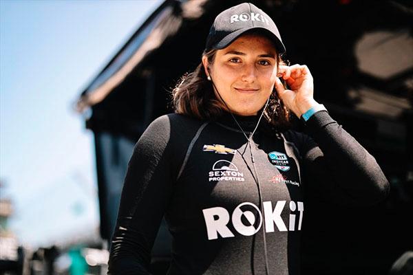 Salva Tatiana Calderón top-15 en el Indianápolis y lidera su primera vuelta en IndyCar