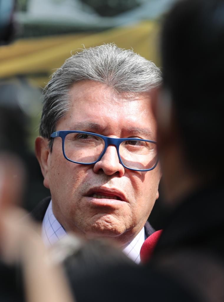 Democratizar vida interna de partidos y ampliar participación social, plantea Monreal