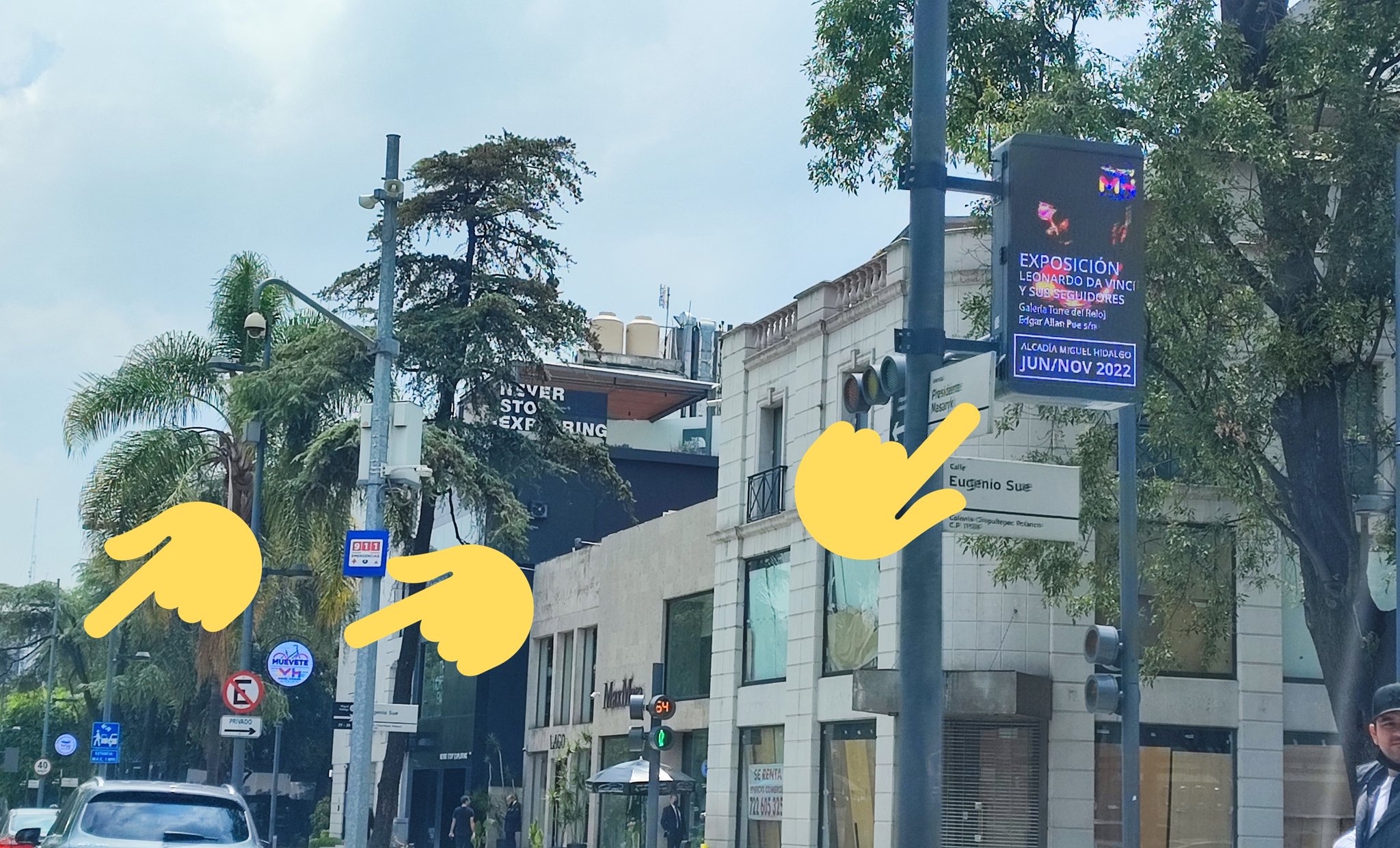 Mauricio Tabe hace negocio con pantallas de publicidad ilegales en Miguel Hidalgo