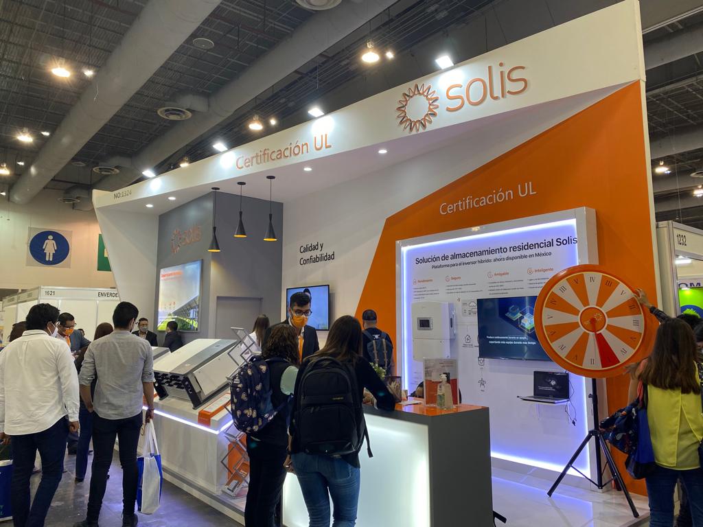 Solis refuerza alianzas estratégicas en Colombia y presenta nuevos equipos en ExpoSolar