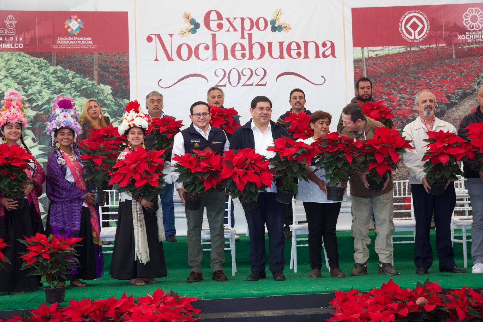 Encabeza José Carlos Acosta arranque de la venda de flor de Nochebuena en Xochimilco