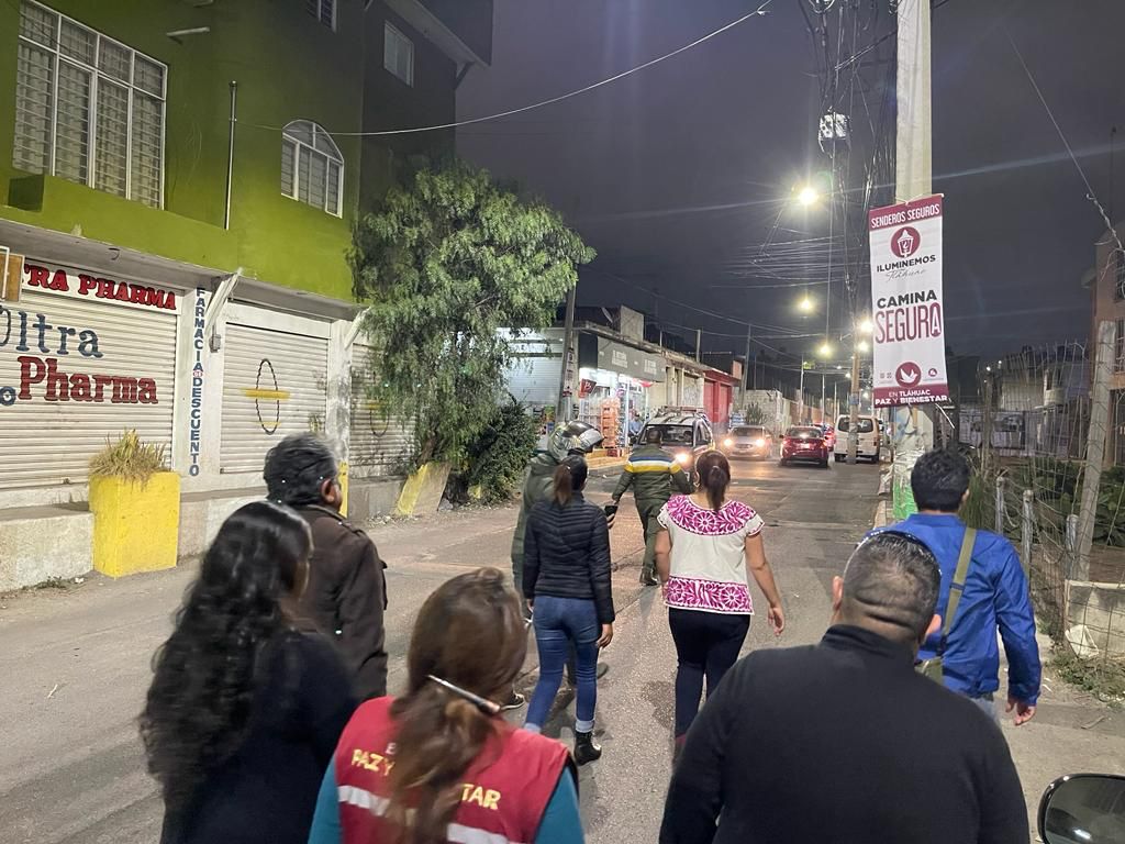 Iluminan Tláhuac como estrategia de seguridad, nuevo Sendero Seguro en Ampliación Olivos