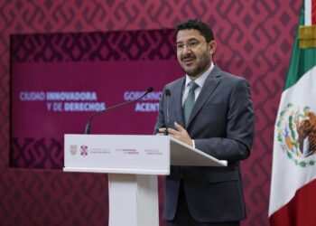 Santiago Taboada hace "caravana con sombrero ajeno": Batres