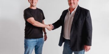 Tiendanube va por un crecimiento de 150% en 2023 de la mano del tiburón Marcus Dantus