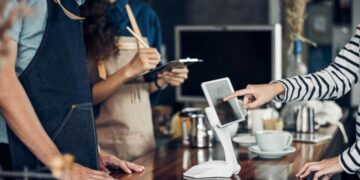 Phygitalización, la tendencia que marca la evolución de la omnicanalidad en 2023 y que revolucionará las ventas