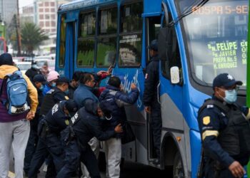 Hasta 9 años de cárcel para ratas de peseros taxis y microbuses públicos o privados 