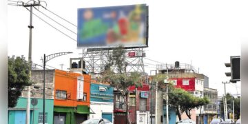 En la ilegalidad 455 anuncios espectaculares en la capital