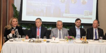 Presentaran a primer asistente con IA especializado en comercio internacional