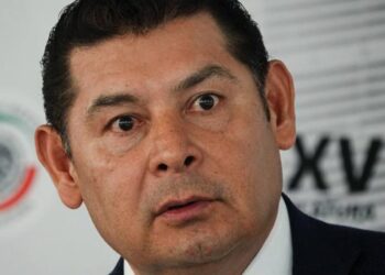 Alejandro Armenta pide a ministros de la Corte bajarse el salario y respetar la Constitución