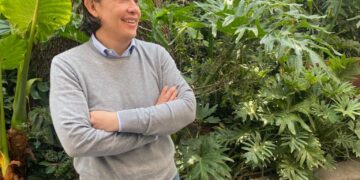 Proveen de computadoras configuradas para trabajar a distancia a extranjeros