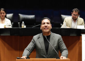 Llama Eduardo Ramírez al sector juvenil a cumplir su deber con México