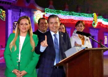 Iluminan Coyoacán de colores patrios