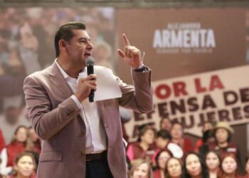 Armenta lleva la delantera para ser candidato de MORENA en Puebla