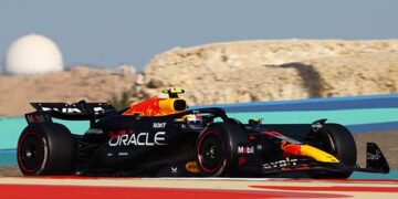 Checo Pérez hace rugir al RB20