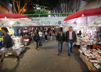 Sandra Cuevas exige a Batres levantar comercio de la Glorieta de Los Insurgentes