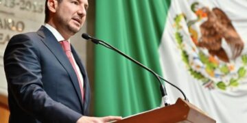 Emociona a priistas discurso de Elías Rescala en Cámara de Diputadas y Diputados de Toluca, Estado de México