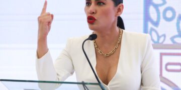 Sandra Cuevas dice que no es "limosnera" y rompe con la Alianza