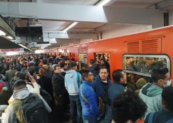Urge intensificar quejas por mal servicio del Metro: Panistas