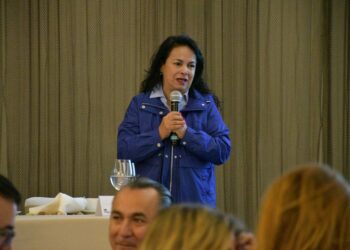 Progreso y bienestar para Azcapotzalco, promete Margarita Saldaña