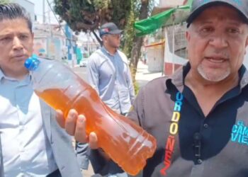 Daniel Ordoñez denuncia agua contaminada en Iztacalco