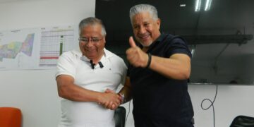 Siguen las declinaciones, ahora Daniel Ordoñez recibe a morenistas