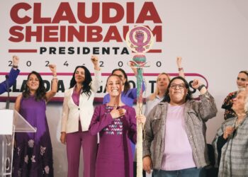 Claudia Sheinbaum sostiene encuentro con mujeres