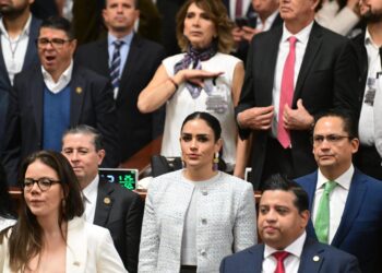 Ale Rojo se defiende, dice que resistirá hasta el final