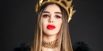 Emma Coronel reaparece en pasarela de Milán tras salir de prisión