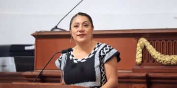 Respaldan diputados locales a Clara Brugada durante Toma de Protesta