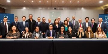 Diputados de Morena se reúnen con Colegio de Notarios