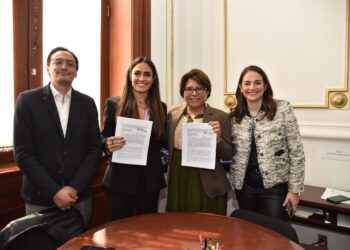 Rojo de la Vega presenta iniciativa en contra de extorsiones digitales