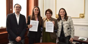 Rojo de la Vega presenta iniciativa en contra de extorsiones digitales