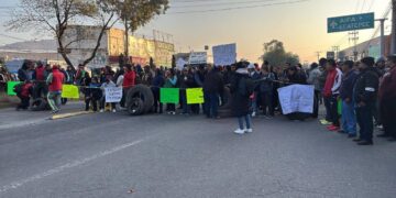 Colapso vial en Ecatepec por protesta del SUTEYM