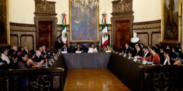 Clara Brugada instala Cabildo de la CDMX, "espacio plural para los grandes temas de la capital"
