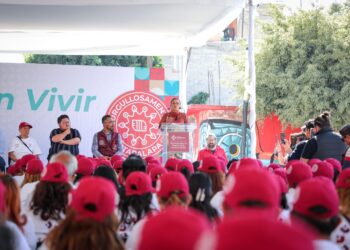 ‘Gorras guindas’ construyen la paz en Iztapalapa