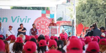 ‘Gorras guindas’ construyen la paz en Iztapalapa