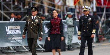 Claudia Sheinbaum encabeza desfile cívico-militar por el Aniversario de la Revolución Mexicana