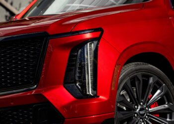 Escalade 2025, la SUV insignia de Cadillac, llega a México