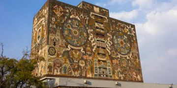 Fallo judicial impide a la UNAM revelar informe sobre la tesis de Esquivel