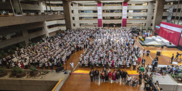 Mario Delgado celebra titulación de mil 920 egresados de la UnADM