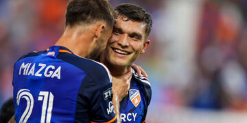 Brandon Vázquez no seguirá en Rayados