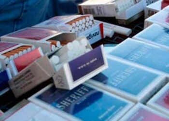 Crimen organizado extorsiona para que 90% de los comercios vendan cigarros ilegales