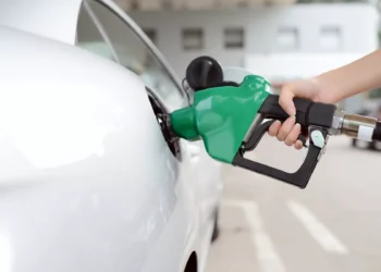 Aumento en el IEPS afecta precios de cigarros, refrescos y combustibles