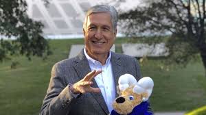 Hospitalizan a David Noel Ramírez, exrector del Tec de Monterrey