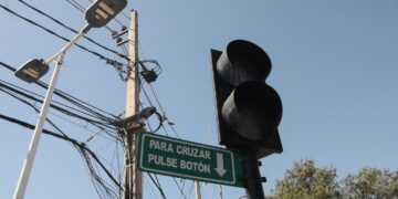 Masivo corte de luz en Chile: Boric decreta estado de excepción y toque de queda